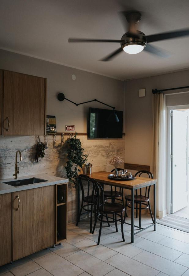 Lantana Apartment *