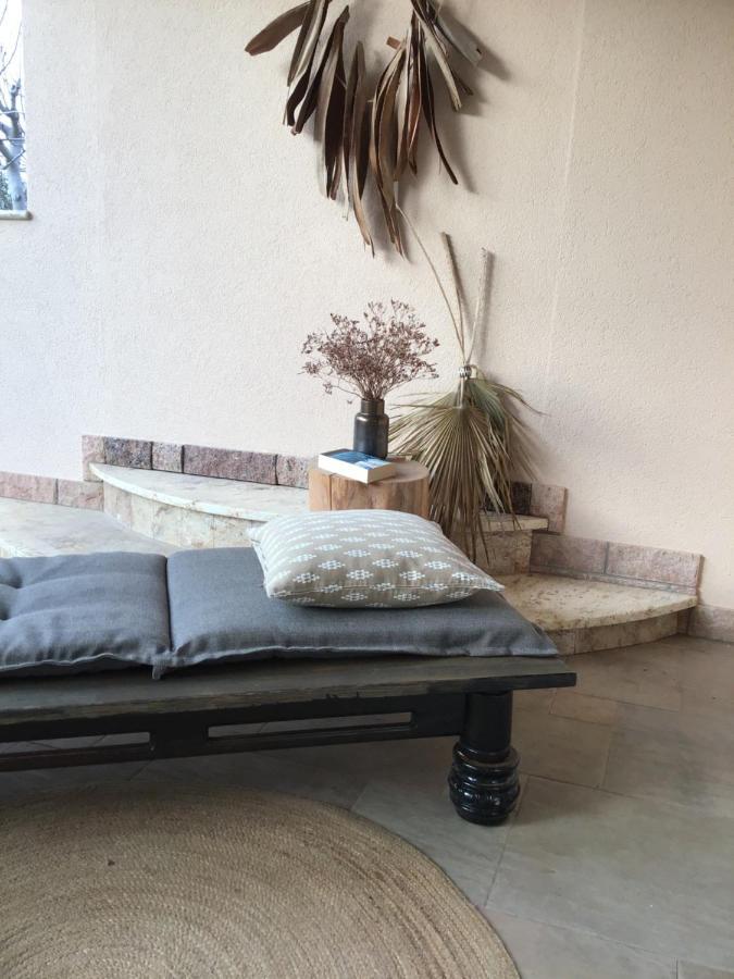 Lantana Apartment *